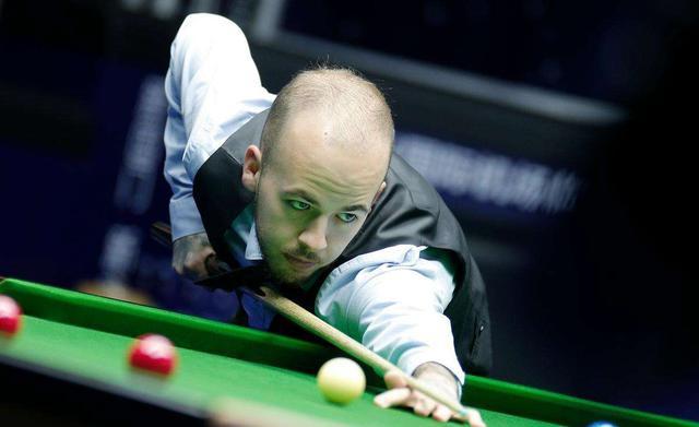 对手：这人是机器人吗？